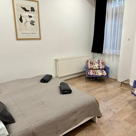 X Apartament Beci