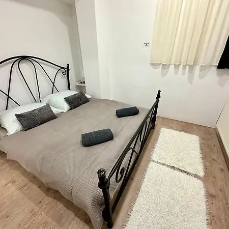 X Apartament *